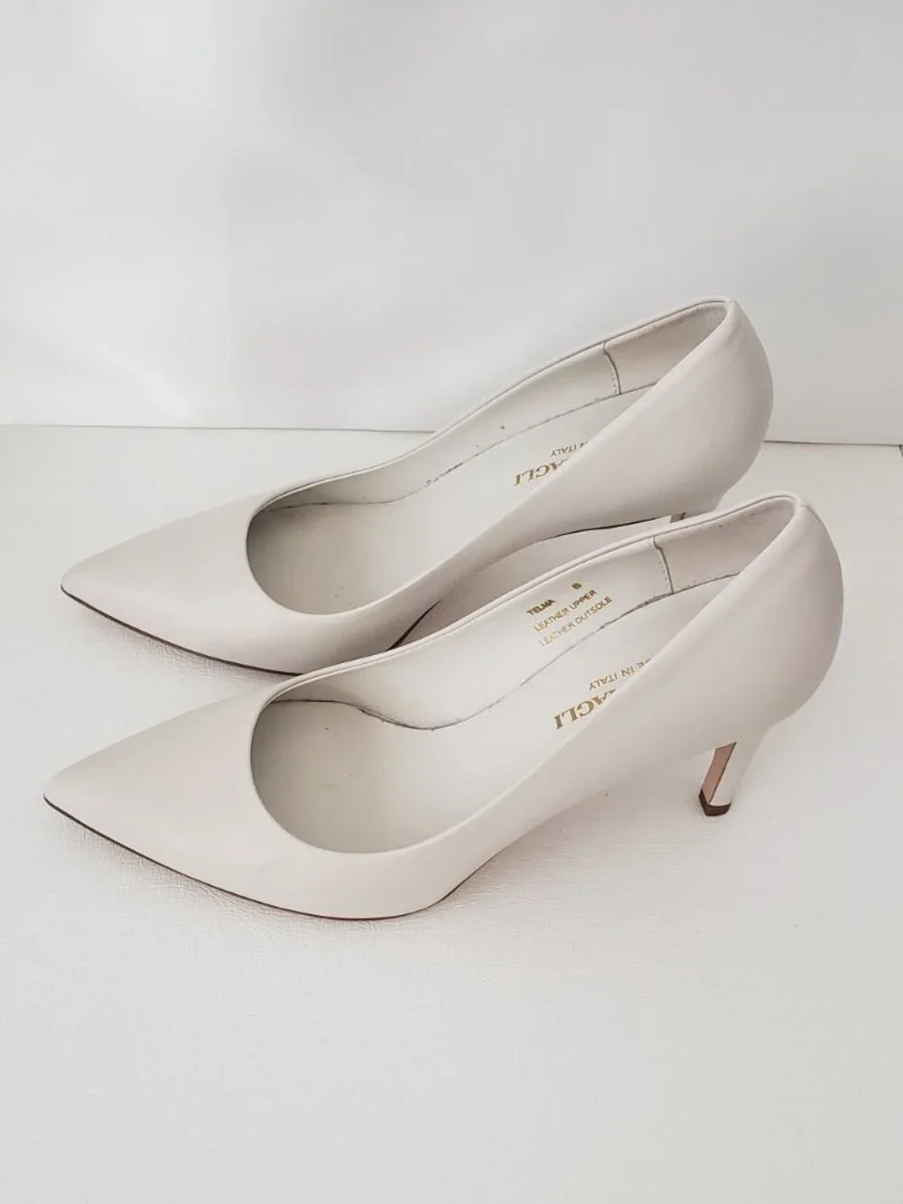 Bruno Magli Telma Bone Leather Pumps Made in Italy Pointed Toe Size 6